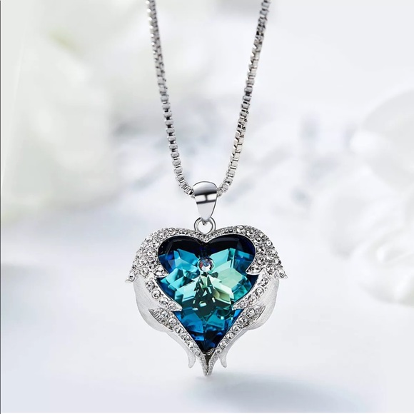 Angel Wings Swarovski Crystal Necklace/ Earrings - Picture 6 of 6